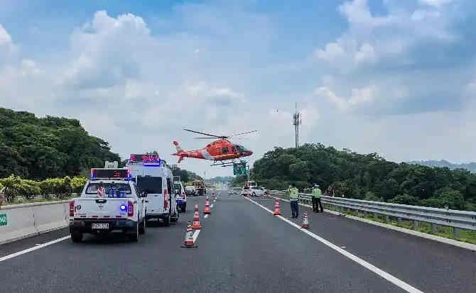 封丘高速公路汽车救援案例